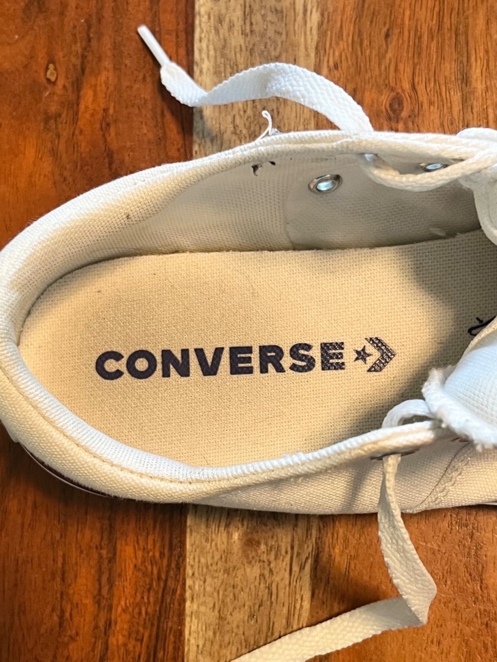 Converse-Women's White Low- Top Sneaker- Size 8 - Picture 4 of 10
